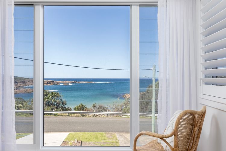 Waves at Boat Harbour, 65 Kingsley Dr – stunning house, fantastic waterviews and dog friendly