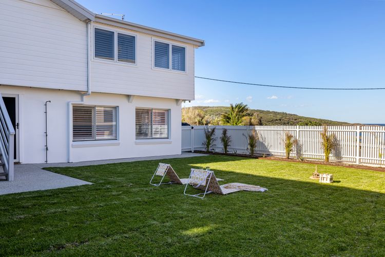 Waves at Boat Harbour, 65 Kingsley Dr – stunning house, fantastic waterviews and dog friendly