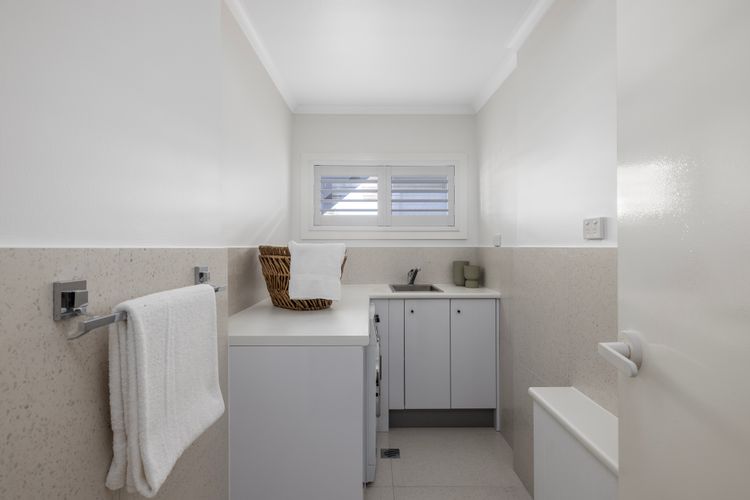 Waves at Boat Harbour, 65 Kingsley Dr – stunning house, fantastic waterviews and dog friendly