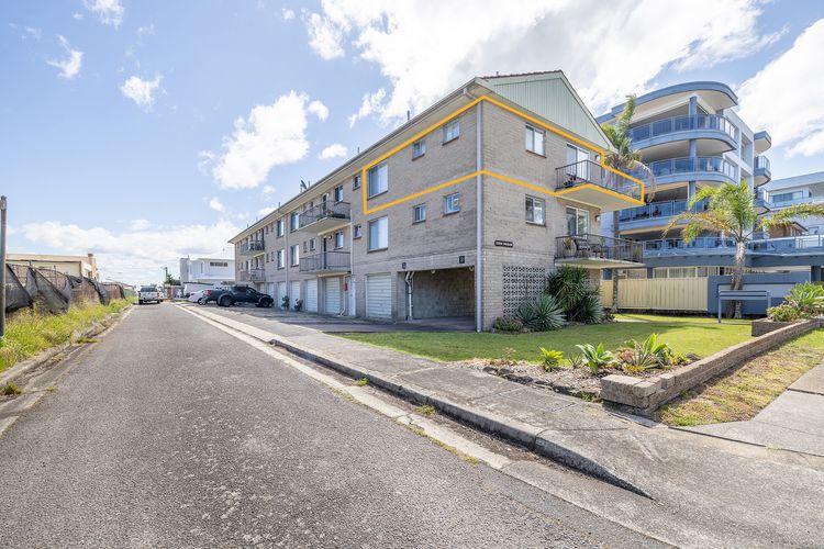 Costas Smerelda, 8/16 Soldiers Point Rd – Linen, Views, Air Con, Wi-Fi