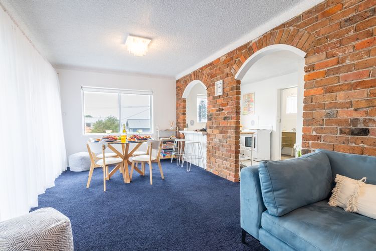 Costas Smerelda, 8/16 Soldiers Point Rd – Linen, Views, Air Con, Wi-Fi