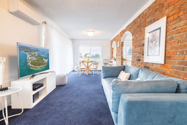 Costas Smerelda, 8/16 Soldiers Point Rd – Linen, Views, Air Con, Wi-Fi