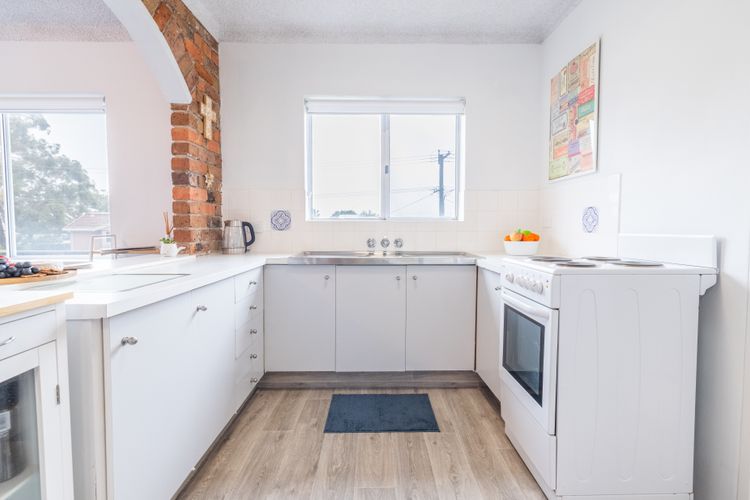 Costas Smerelda, 8/16 Soldiers Point Rd – Linen, Views, Air Con, Wi-Fi