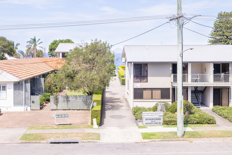 Costas Smerelda, 8/16 Soldiers Point Rd – Linen, Views, Air Con, Wi-Fi