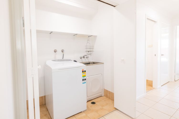 8 Ocean Avenue – Ocean Escape, Wi-Fi, views and Aircon