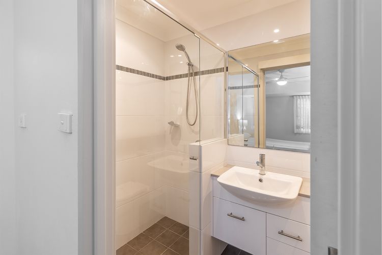 Carindale, 16/19-23 Dowling Street – Ground floor unit with complex pool and tennis Court