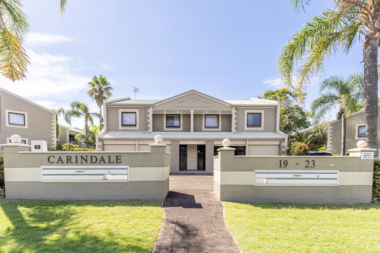 Carindale, 16/19-23 Dowling Street – Ground floor unit with complex pool and tennis Court