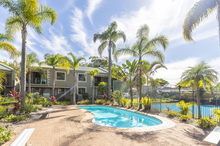 Carindale, 16/19-23 Dowling Street – Ground floor unit with complex pool and tennis Court