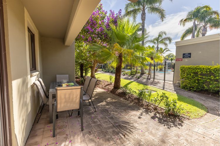 Carindale, 16/19-23 Dowling Street – Ground floor unit with complex pool and tennis Court