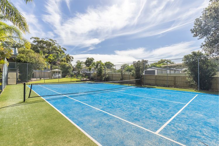 Carindale, 16/19-23 Dowling Street – Ground floor unit with complex pool and tennis Court