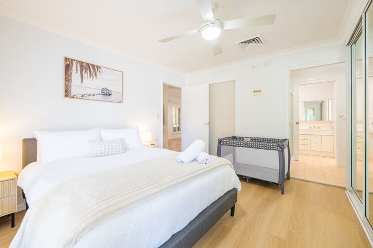 Salamander Sanctuary, 204 Salamander Way – pool, pets, linen, aircon, Wi-Fi