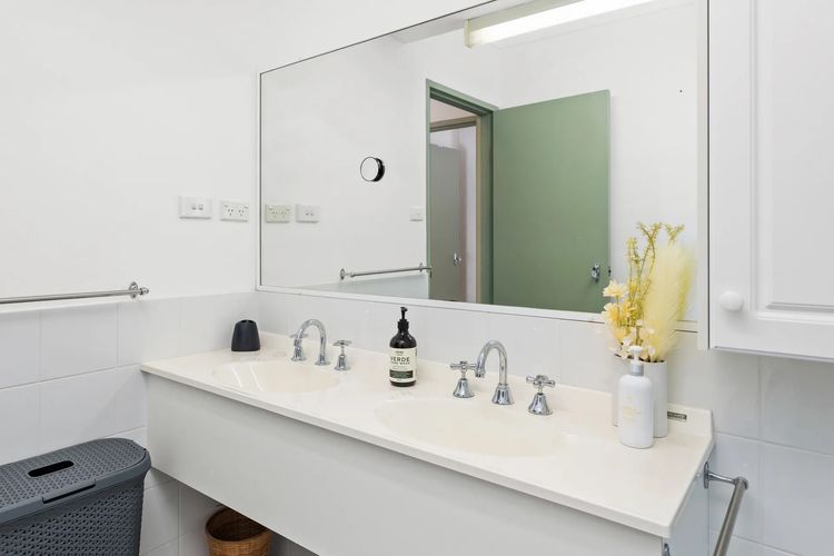 Bayview Towers, 6/15 Victoria Pde – stunning water views