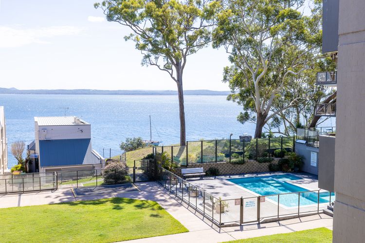 The Poplars, 16/36 Magnus St – stunning views and complex pool