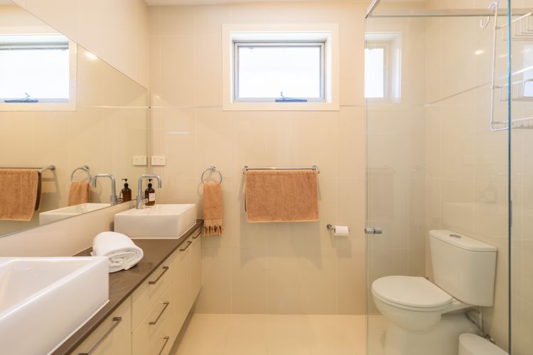 68 Saratoga Ave – Ducted Air con, Wi-Fi, Small Boat Parking