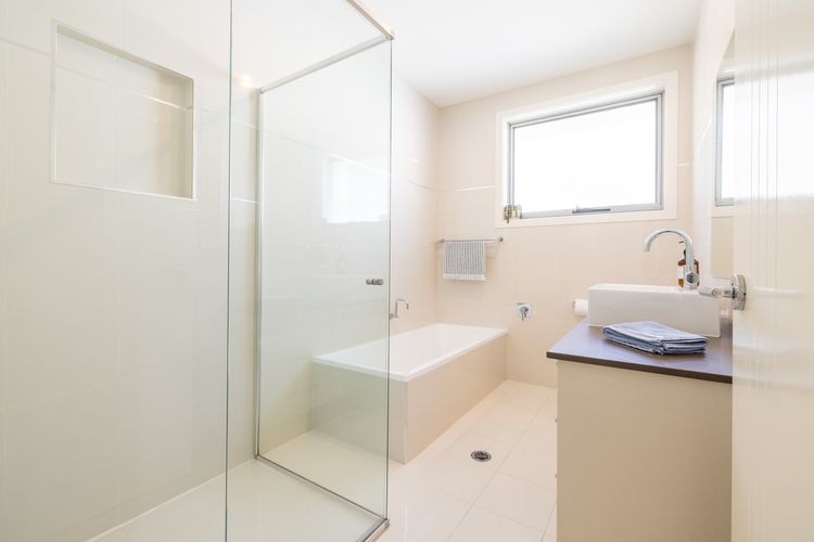 68 Saratoga Ave – Ducted Air con, Wi-Fi, Small Boat Parking