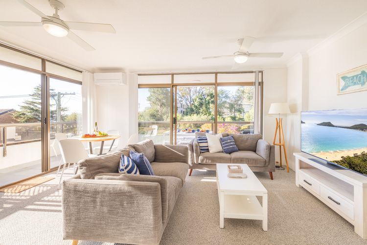 The Commodore, 3/9-11 Donald St – air con, views