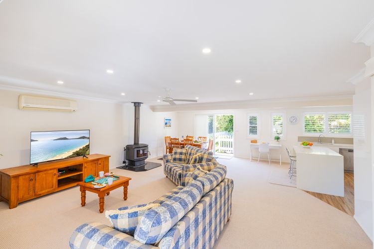 Soul of the Bay, 36 Galoola Dr – Wi-Fi, Boat Parking, Spa, Air Con