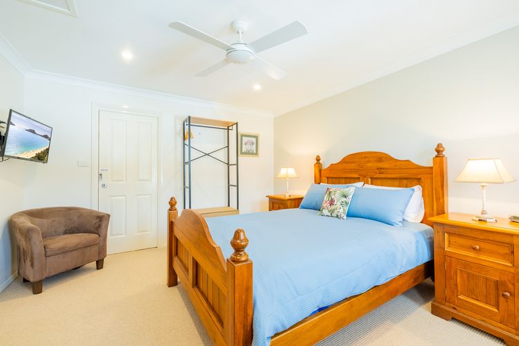 Soul of the Bay, 36 Galoola Dr – Wi-Fi, Boat Parking, Spa, Air Con