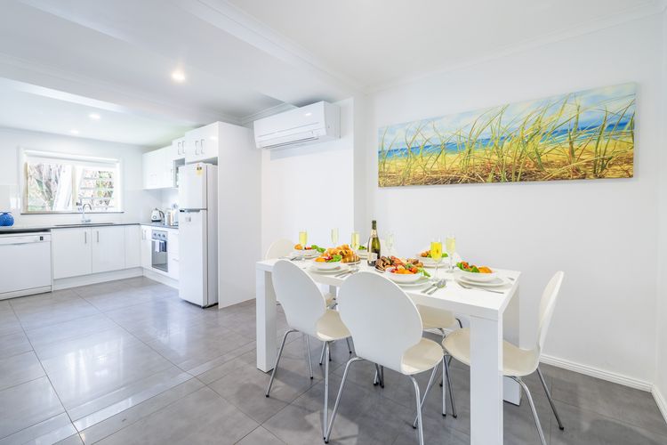 Shells on the Shore, 9 Lentara St- Wi-Fi, Air con, Boat Parking, Linen