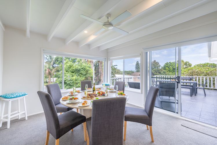 Shells on the Shore 1, 9 Lentara St – Air Con, Wi-Fi, Linen, Boat Parking
