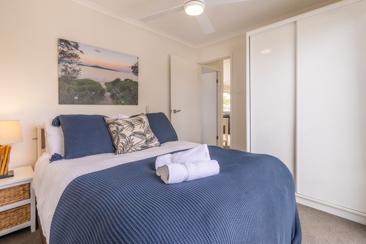 Shells on the Shore 1, 9 Lentara St – Air Con, Wi-Fi, Linen, Boat Parking