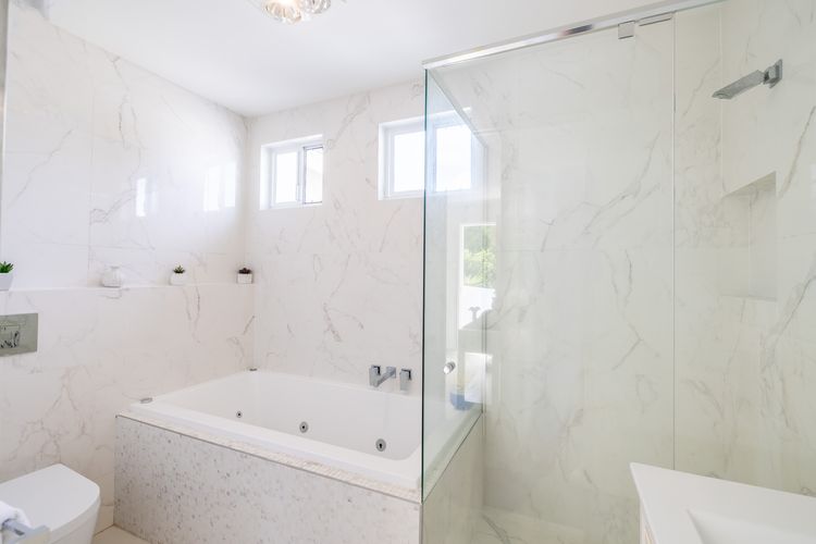 Shells on the Shore 1, 9 Lentara St – Air Con, Wi-Fi, Linen, Boat Parking