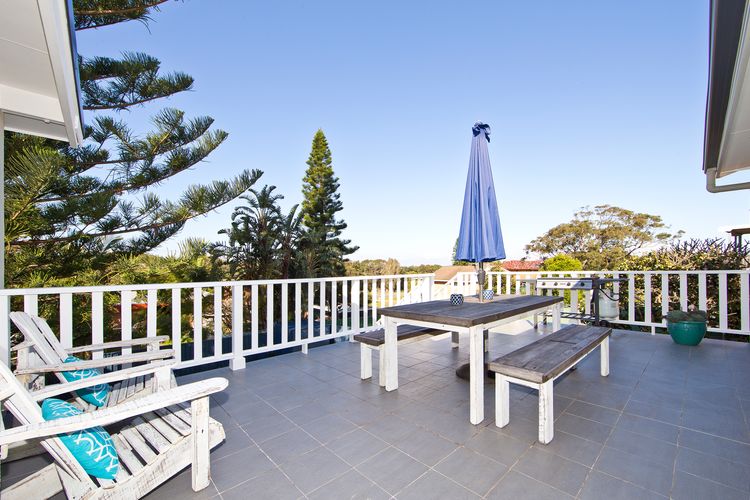 Shells on the Shore 1, 9 Lentara St – Air Con, Wi-Fi, Linen, Boat Parking