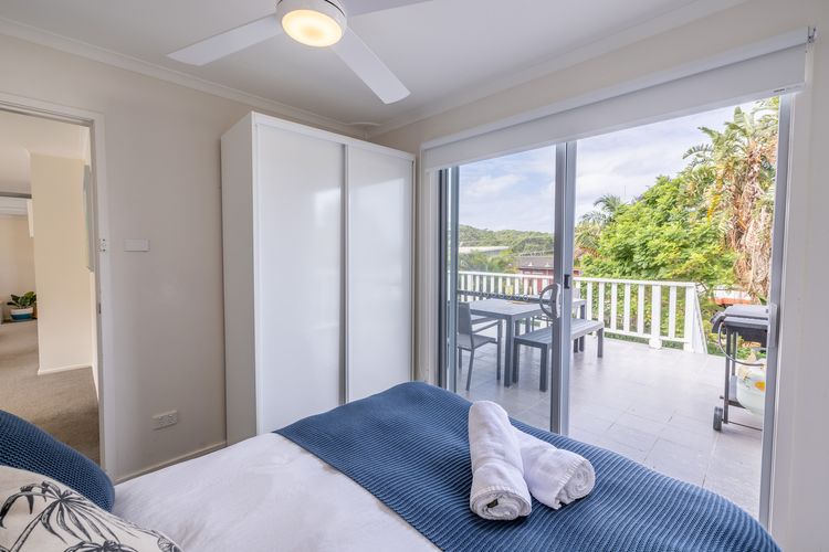Shells on the Shore 1, 9 Lentara St – Air Con, Wi-Fi, Linen, Boat Parking