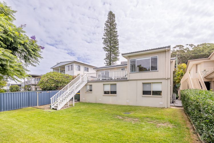 Shells on the Shore 1, 9 Lentara St – Air Con, Wi-Fi, Linen, Boat Parking