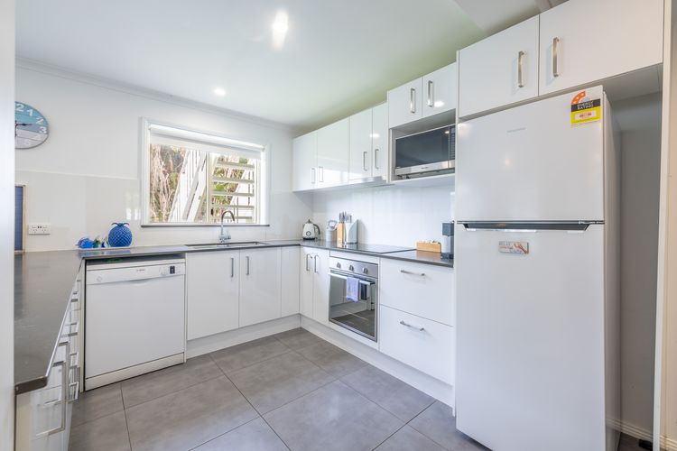 Shells on the Shore 2, 9 Lentara St – Air Con, Wi-Fi, Linen, Bed Making