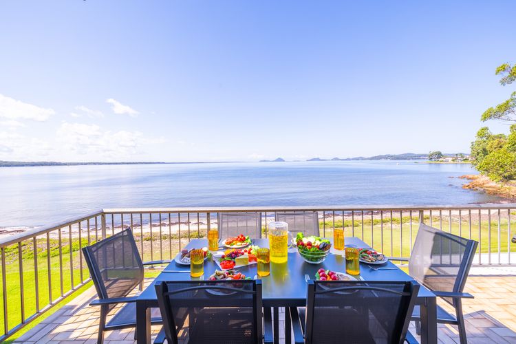 The Pelicans, 6/53 Soldiers Point Rd – stunning waterfront unit