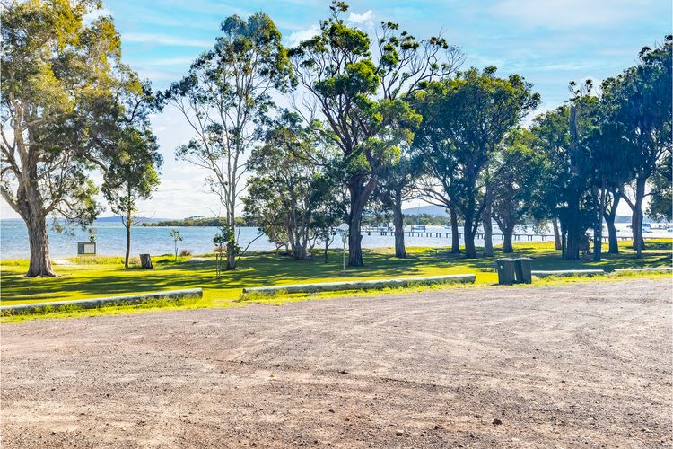 The Pelicans, 6/53 Soldiers Point Rd – stunning waterfront unit