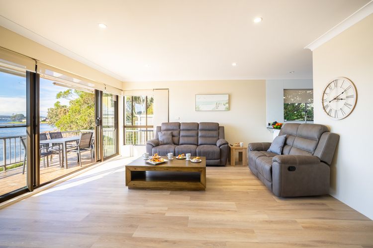 The Pelicans, 6/53 Soldiers Point Rd – stunning waterfront unit