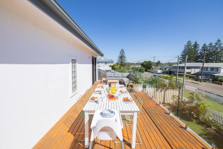 Robinson Retreat, 3 Robinson St – 4 bedrooms, 2 bathrooms, air con and Wi-Fi