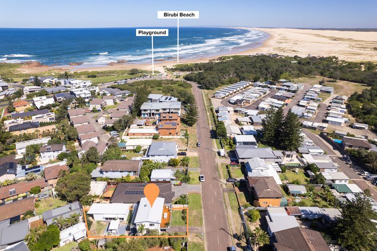 Robinson Retreat, 3 Robinson St – 4 bedrooms, 2 bathrooms, air con and Wi-Fi