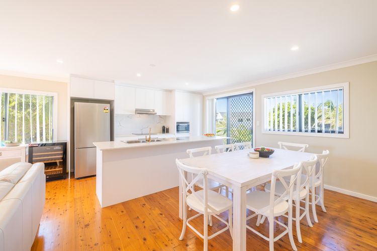 Robinson Retreat, 3 Robinson St – 4 bedrooms, 2 bathrooms, air con and Wi-Fi