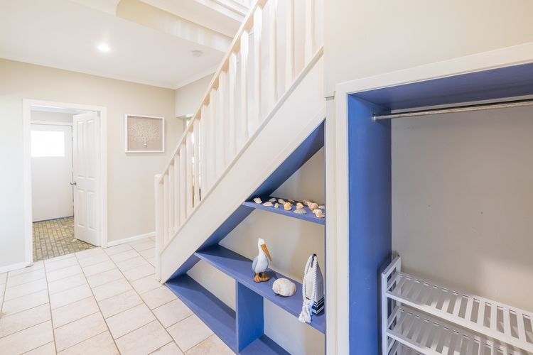 Robinson Retreat, 3 Robinson St – 4 bedrooms, 2 bathrooms, air con and Wi-Fi