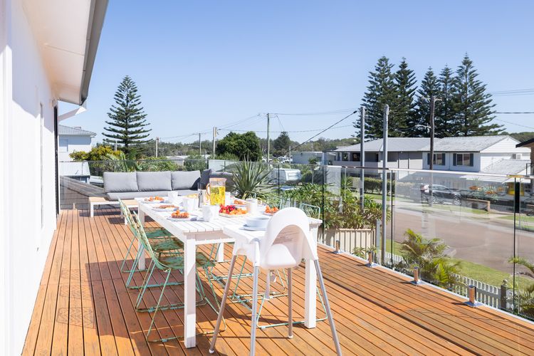 Robinson Retreat with Beach Bungalow, 3 Robinson St – air con, 2 kitchens, 6 bedrooms, 4 bathrooms