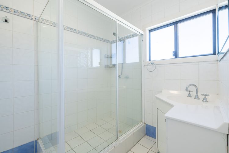 Robinson Retreat with Beach Bungalow, 3 Robinson St – air con, 2 kitchens, 6 bedrooms, 4 bathrooms