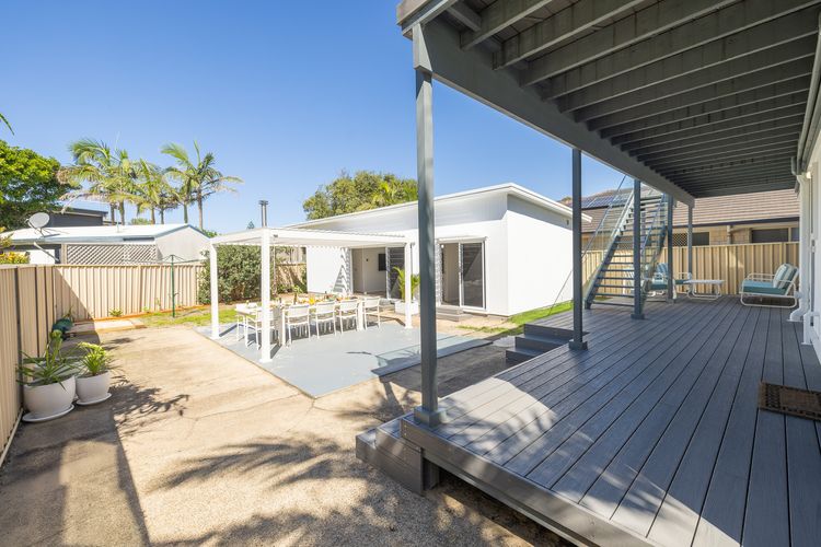 Robinson Retreat with Beach Bungalow, 3 Robinson St – air con, 2 kitchens, 6 bedrooms, 4 bathrooms