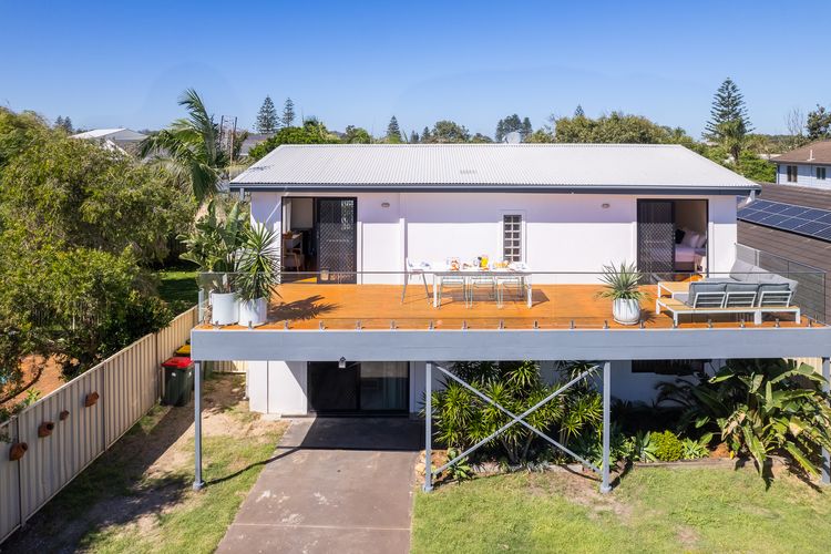 Robinson Retreat with Beach Bungalow, 3 Robinson St – air con, 2 kitchens, 6 bedrooms, 4 bathrooms