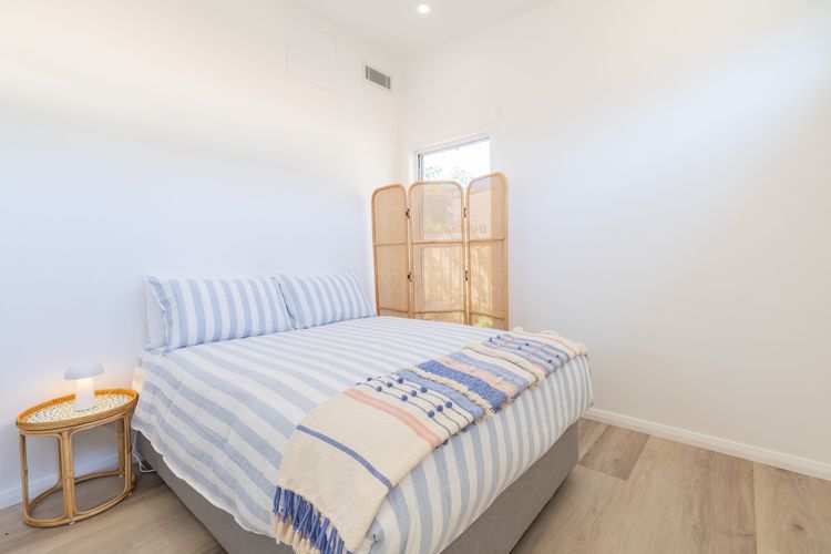 Robinson Retreat with Beach Bungalow, 3 Robinson St – air con, 2 kitchens, 6 bedrooms, 4 bathrooms