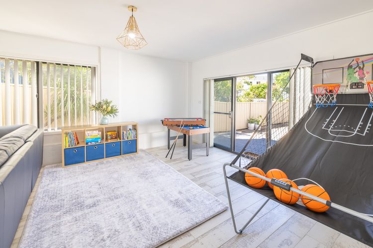 Robinson Retreat with Beach Bungalow, 3 Robinson St – air con, 2 kitchens, 6 bedrooms, 4 bathrooms