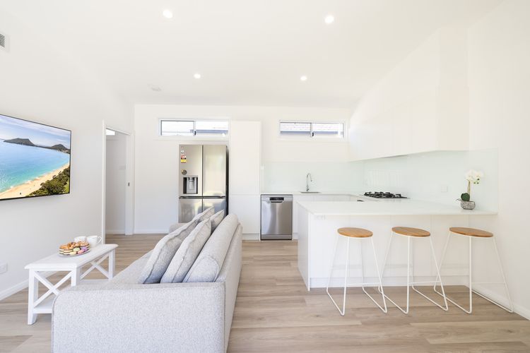 Robinson Retreat with Beach Bungalow, 3 Robinson St – air con, 2 kitchens, 6 bedrooms, 4 bathrooms