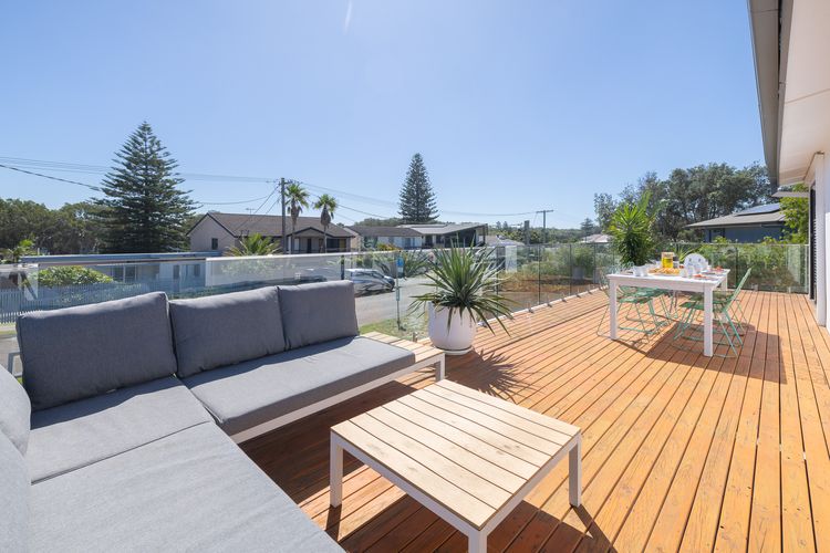 Robinson Retreat with Beach Bungalow, 3 Robinson St – air con, 2 kitchens, 6 bedrooms, 4 bathrooms