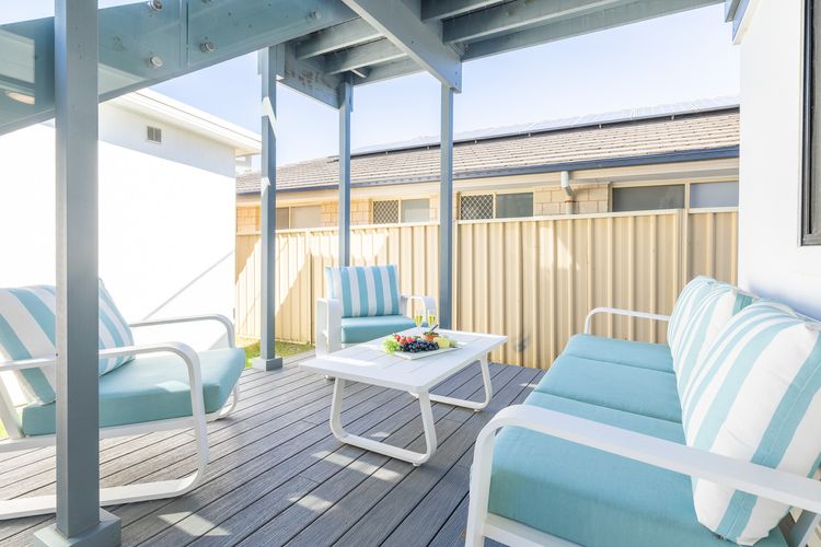 Robinson Retreat with Beach Bungalow, 3 Robinson St – air con, 2 kitchens, 6 bedrooms, 4 bathrooms