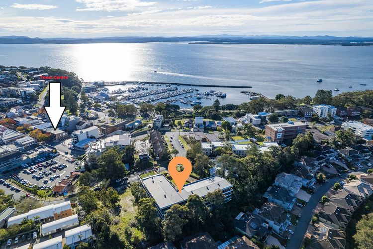 The Commodore, 17/9-11 Donald St – water views, Wi-Fi