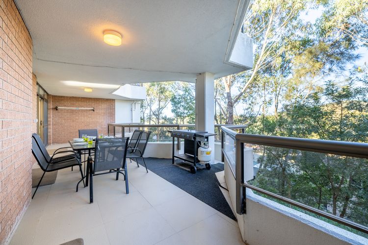 The Commodore, 17/9-11 Donald St – water views, Wi-Fi