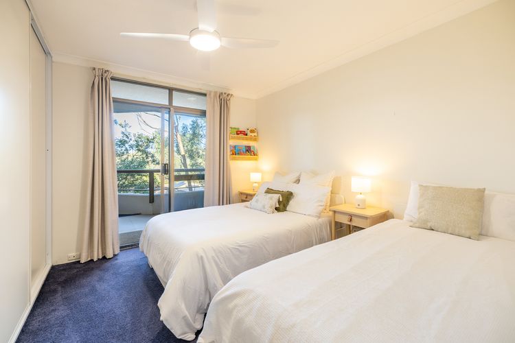 The Commodore, 17/9-11 Donald St – water views, Wi-Fi