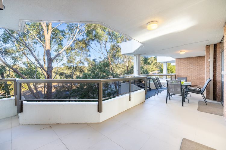 The Commodore, 17/9-11 Donald St – water views, Wi-Fi